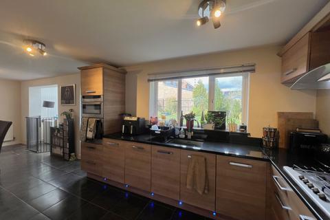 27 Green Acres, Penistone, Sheffield, S36 6DB
