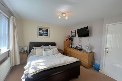 27 Green Acres, Penistone, Sheffield, S36 6DB