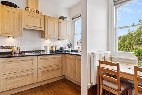 41c Beauchamp Road, London, SW11 1PG