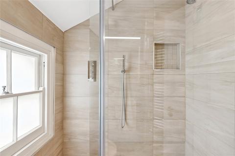 41c Beauchamp Road, London, SW11 1PG