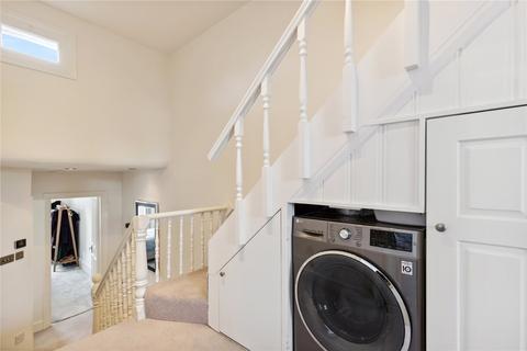 41c Beauchamp Road, London, SW11 1PG