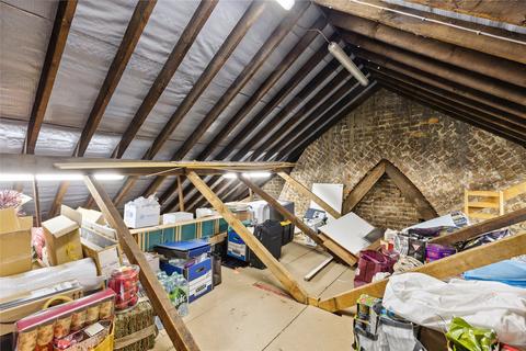 41c Beauchamp Road, London, SW11 1PG