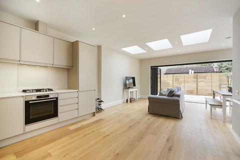 2 bedroom flat to rent, Langthorne Street, Fulham, London, SW6