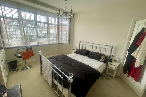 4 bedroom semi-detached house to rent, Melbury Avenue, Southall, Greater London, UB2