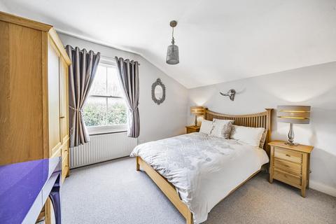 19 Knatchbull Road, London, SE5 9QR