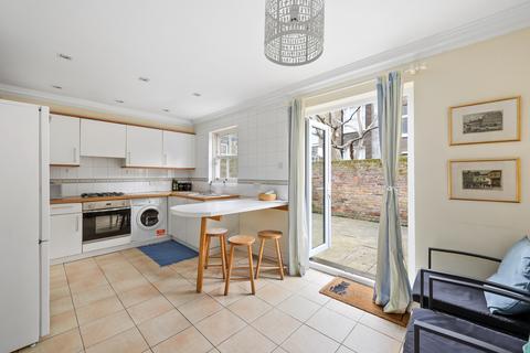 3 bedroom house for sale, Chenies Mews, London, WC1E