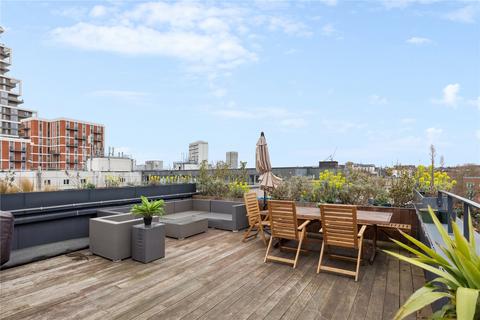 3 bedroom penthouse for sale, Chatfield Road, London, SW11