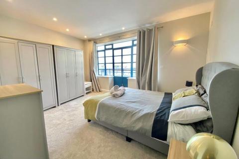2 bedroom apartment for sale, Queens Quay, Victoria Parade, Torquay