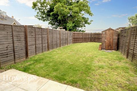 3 bedroom semi-detached house for sale, Brick Kiln Close, Martham