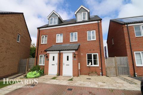 3 bedroom semi-detached house for sale, Brick Kiln Close, Martham