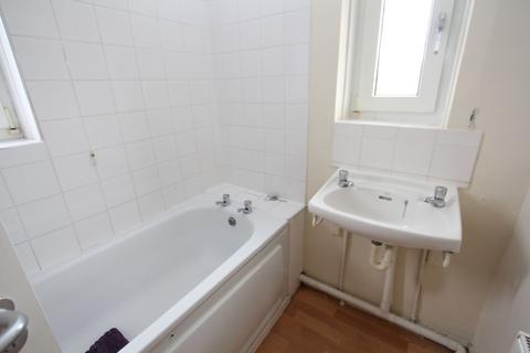 27 Blackbird Road, St Athan, Barry, CF62 4NL