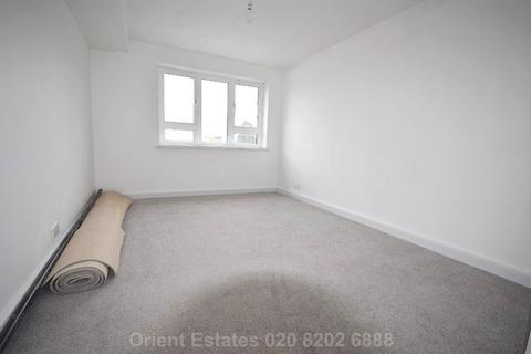 2 bedroom flat for sale, Upper Fosters, London