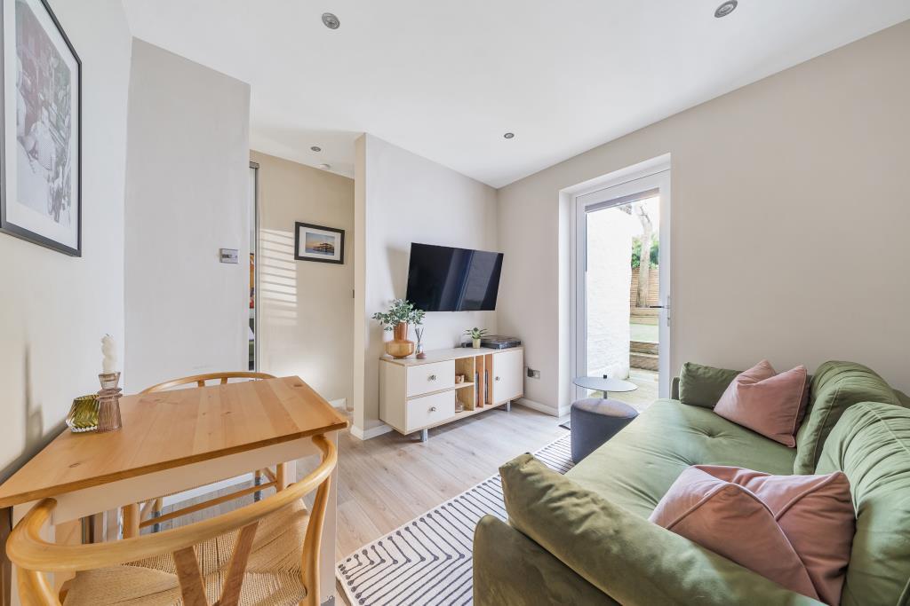 Gospel Oak, London, NW5 1 bed flat for sale £500,000