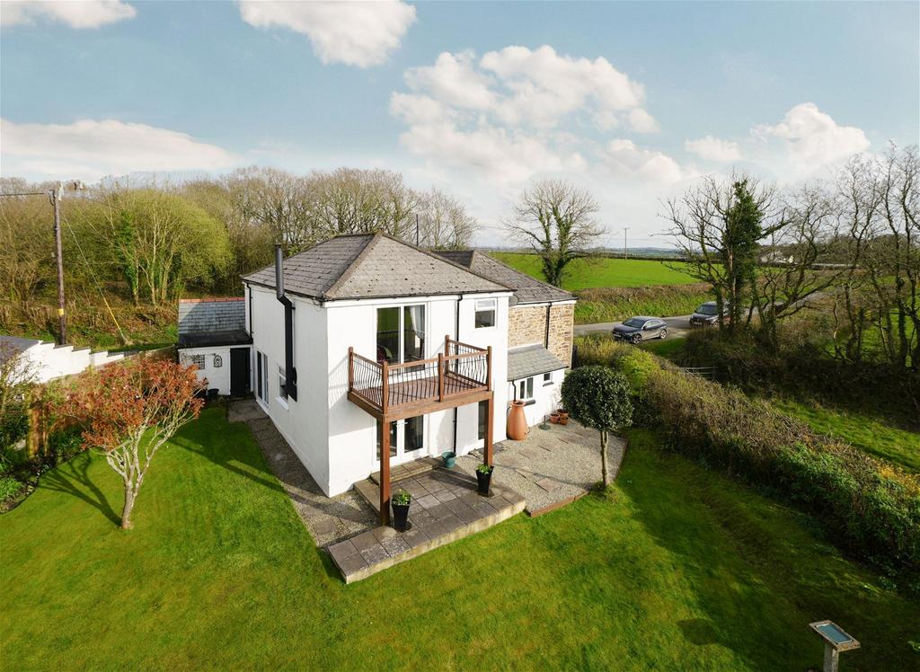 Nr Roadford Lake 4 bed detached house for sale £495,000