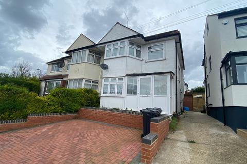2 bedroom flat to rent, Southend Road Ground floor flat Woodford Green IG8 8QH