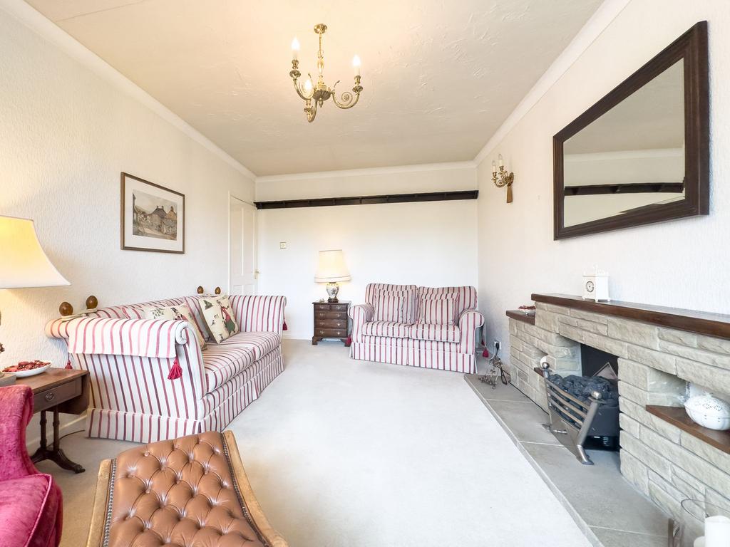 Lower Wyke Lane, Wyke, BD12 9AL 3 bed semidetached house for sale £