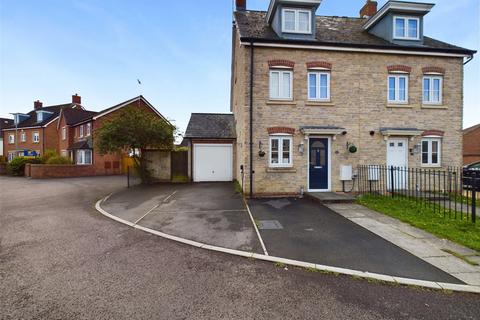 4 bedroom semi-detached house for sale, Henlow Drive Kingsway, Quedgeley, Gloucester, Gloucestershire, GL2