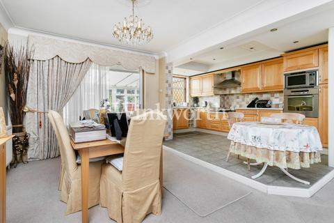 41 Wilmer Way, London, N14 7HT