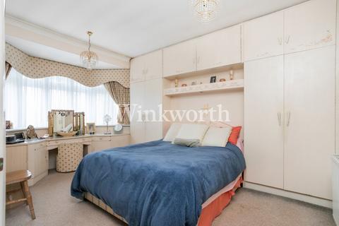 41 Wilmer Way, London, N14 7HT