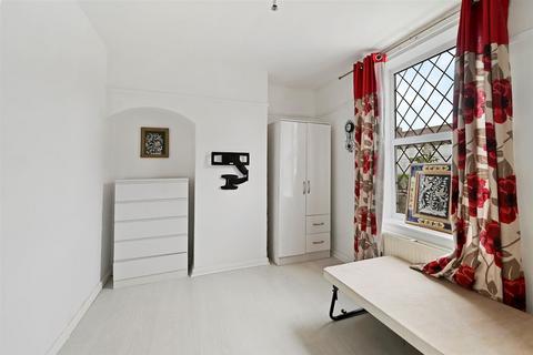 3 bedroom terraced house for sale, Lodge Avenue, Dagenham, Essex