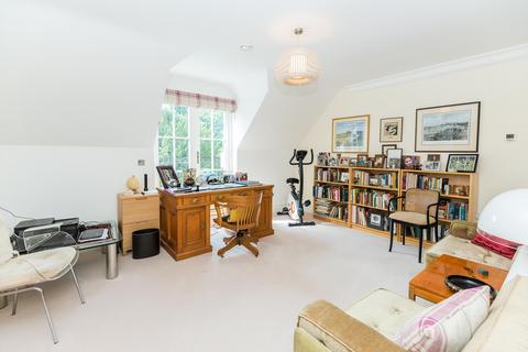 3 bedroom flat for sale, Fircroft, Devenish Road, Ascot, Berkshire, SL5