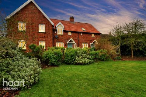18 Bell Meadow, Hingham, Norwich, NR9 4HT