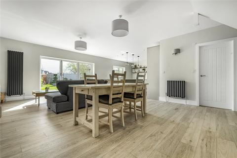 102 Oxhawth Crescent, Bromley, BR2 8BW