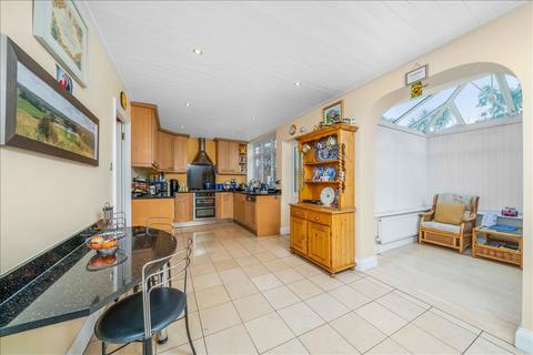 4 bedroom house for sale, St Andrews Close, London, NW2