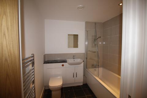 2 bedroom flat to rent, Catteshall Lane, Godalming GU7