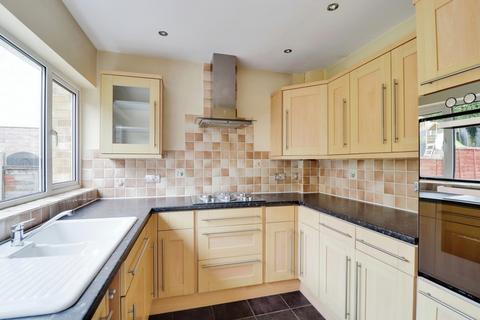 3 bedroom semi-detached house for sale, Durley Close, South Benfleet