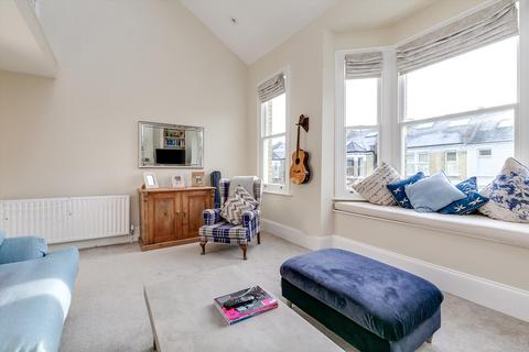 2 bedroom flat for sale, Sarsfeld Road, London, SW12