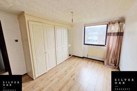 3 bedroom terraced house to rent, Old Lodge Estate, Llanelli, Carmarthenshire