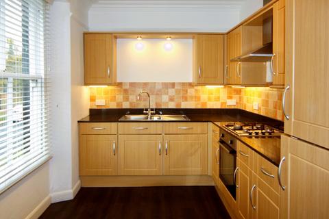 2 bedroom flat to rent, York Place, Harrogate, North Yorkshire