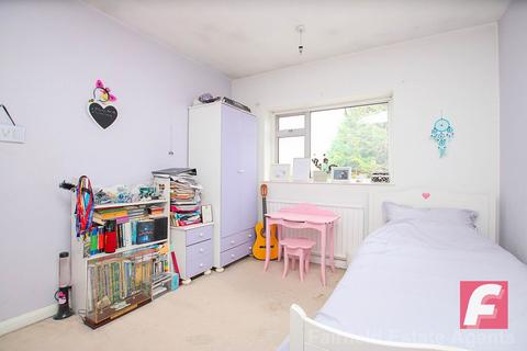 3 bedroom end of terrace house for sale, Parkgate Road, North Watford