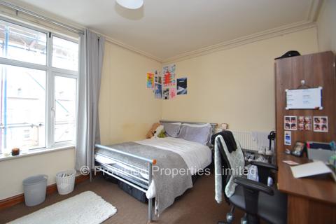 4 bedroom terraced house to rent, Headingley Mount, Headingley LS6
