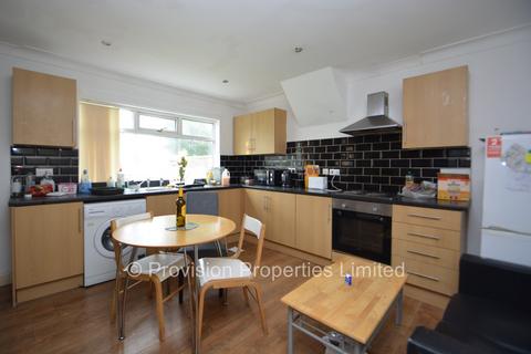 3 bedroom semi-detached house to rent, St Annes Drive, Burley LS4