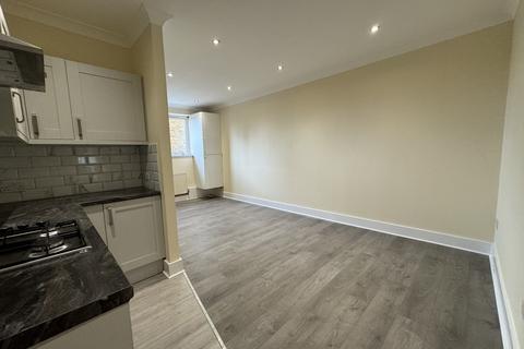 2 bedroom flat to rent, London Road, Croydon CR0