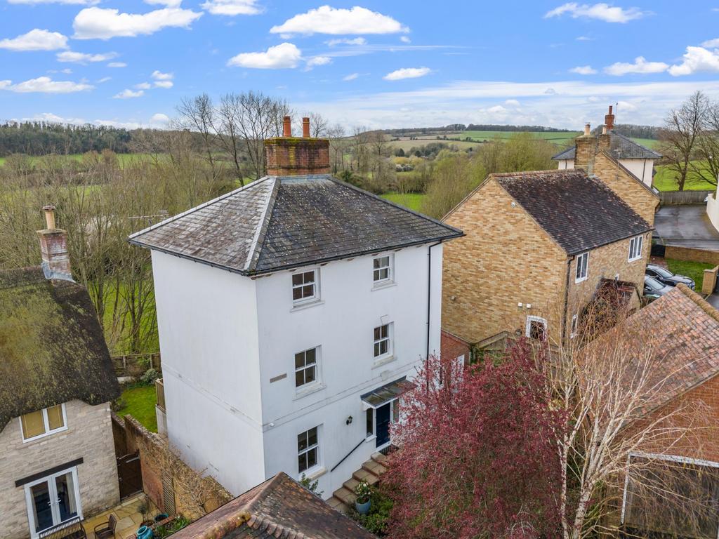Stratton, Dorset 4 bed detached house for sale £600,000