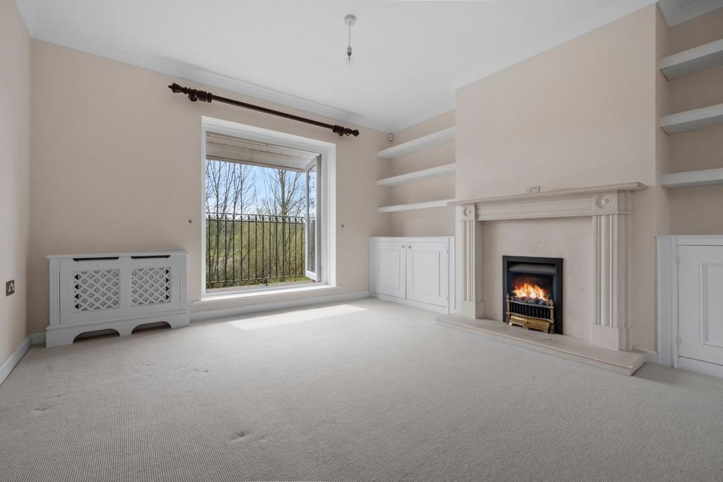 Stratton, Dorset 4 bed detached house for sale £600,000