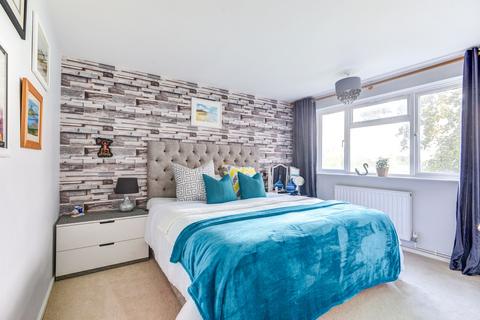 2 bedroom flat for sale, Hambleton Hill, Crawley RH11