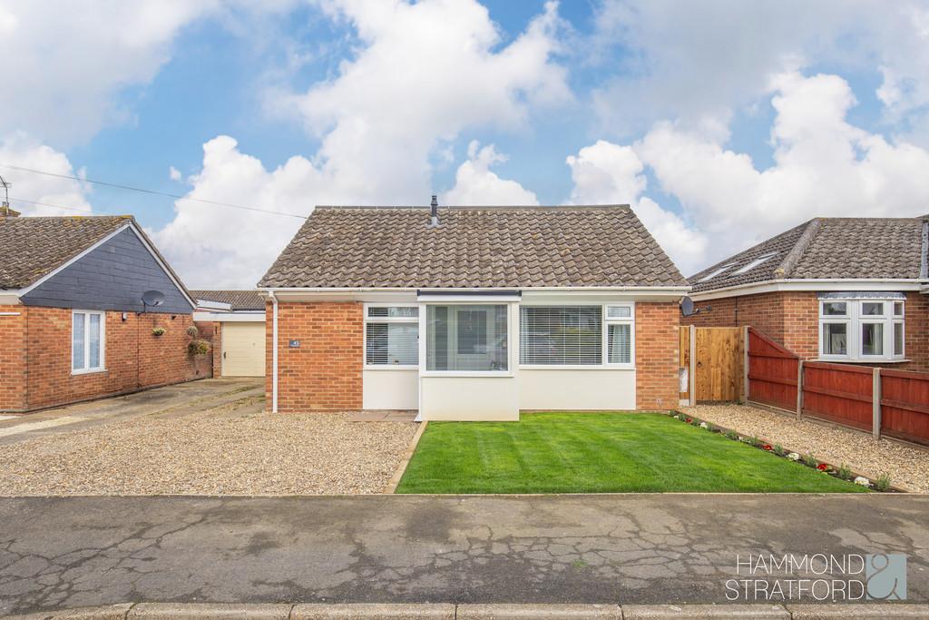 Hubbard Close, Wymondham 2 bed detached bungalow £325,000