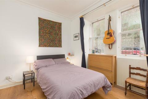 22 Dean Path Buildings, Edinburgh, EH4 3AZ