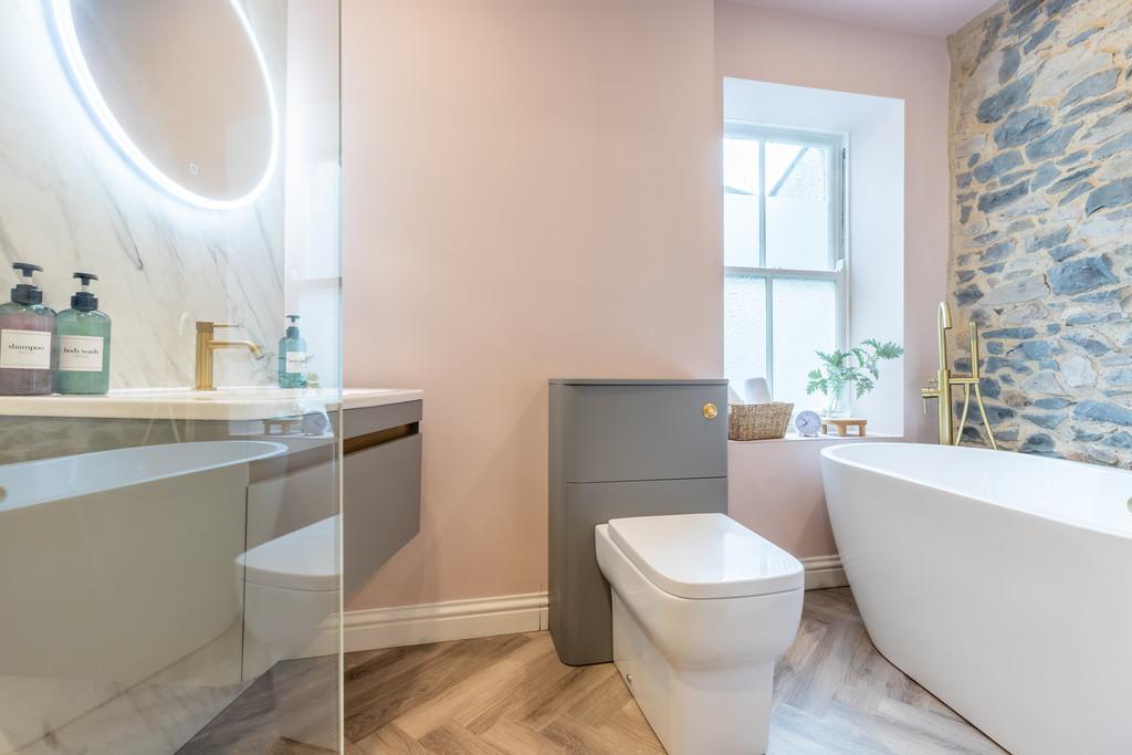 Main Bathroom