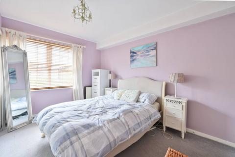1 bedroom flat to rent, Macleod Street, Elephant and Castle, London, SE17