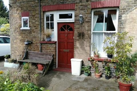 Studio for sale, Colnbrook