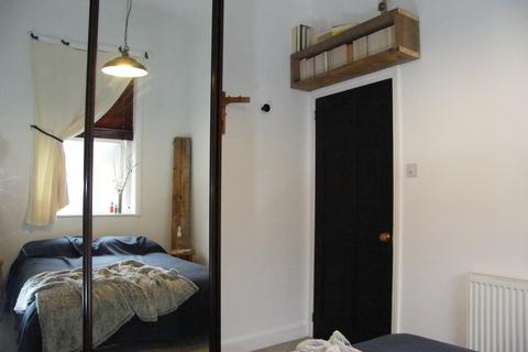 Flat 2, 39 Broadwater Down, Tunbridge Wells, TN2 5NU
