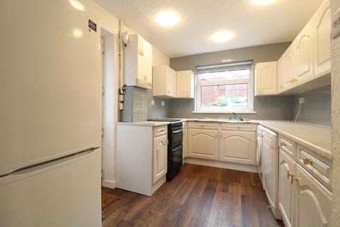 3 bedroom detached house to rent, Abbotsbury Close, Rise Park