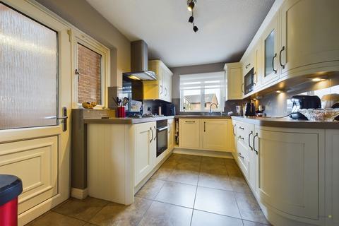 4 bedroom detached house for sale, Swallow Close, Uttoxeter