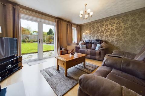 5 Swallow Close, Uttoxeter, ST14 8TS