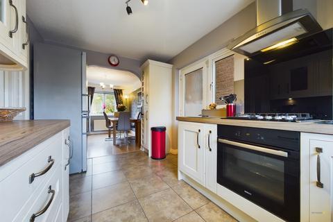 5 Swallow Close, Uttoxeter, ST14 8TS